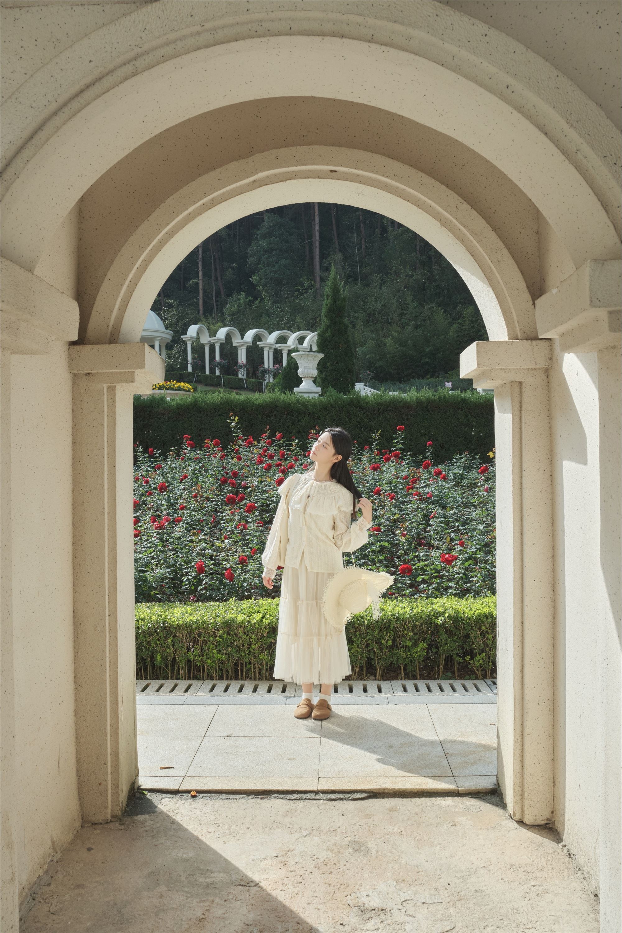 YITUYU艺图语 2025.01.02 秋游 蝴蝶妹妹